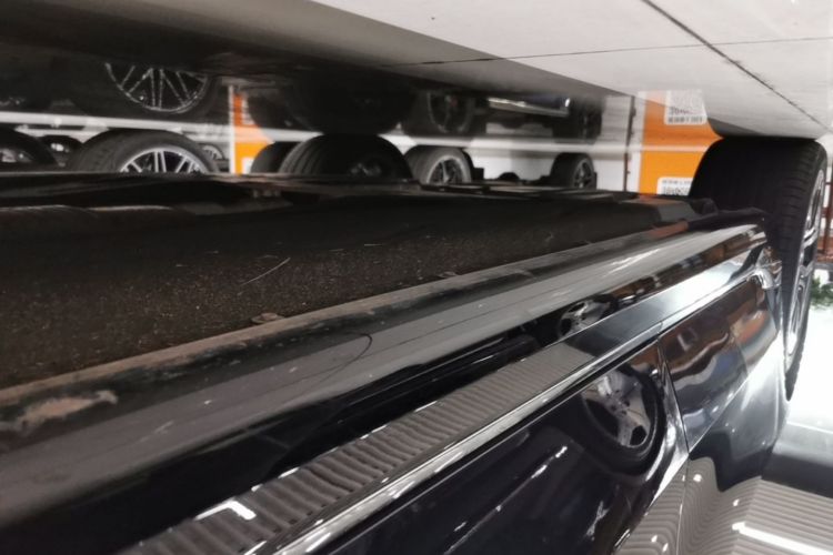 Used BMW 7 Series 2023 735Li M Sport Package Right Side Sill