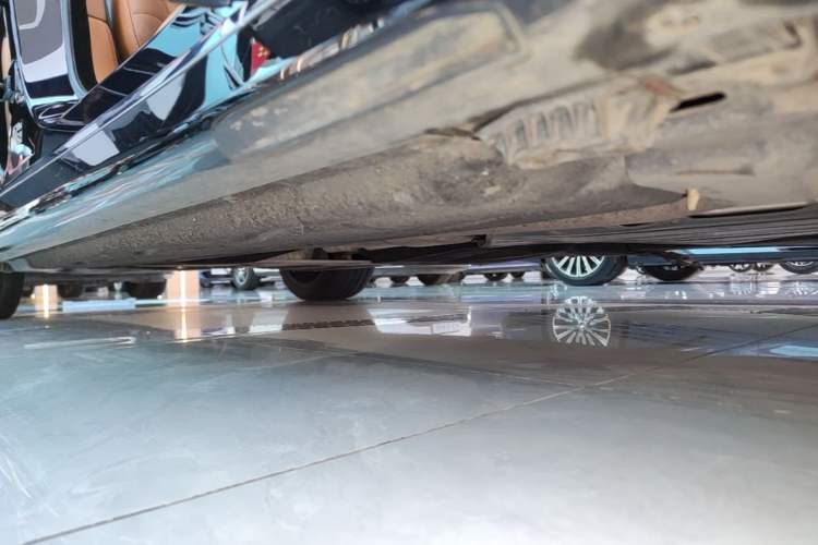 Used BMW 7 Series 2023 735Li M Sport Package Right Side Sill