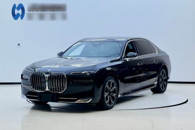 Used BMW 7 Series 2023 735Li Luxury Package