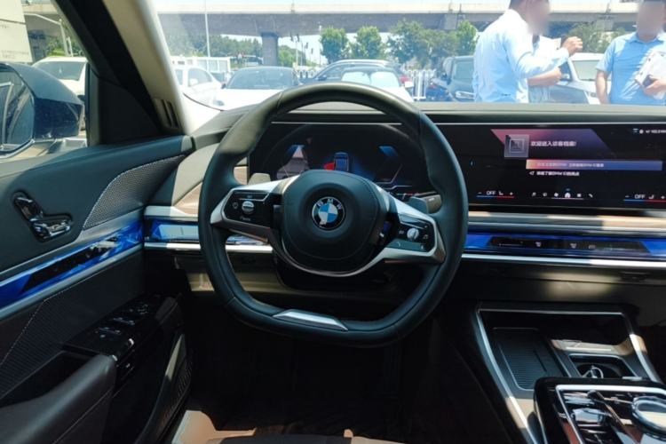 Used BMW 7 Series 2023 735Li Luxury Package Steering Wheel