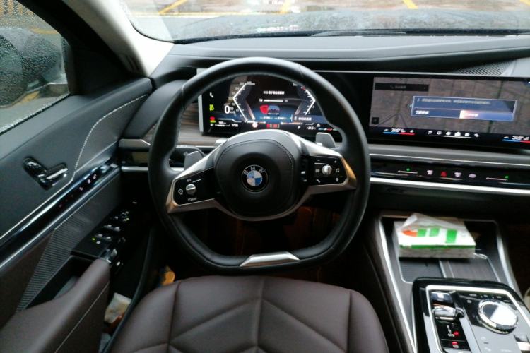 Used BMW 7 Series 2023 735Li Luxury Package Steering Wheel