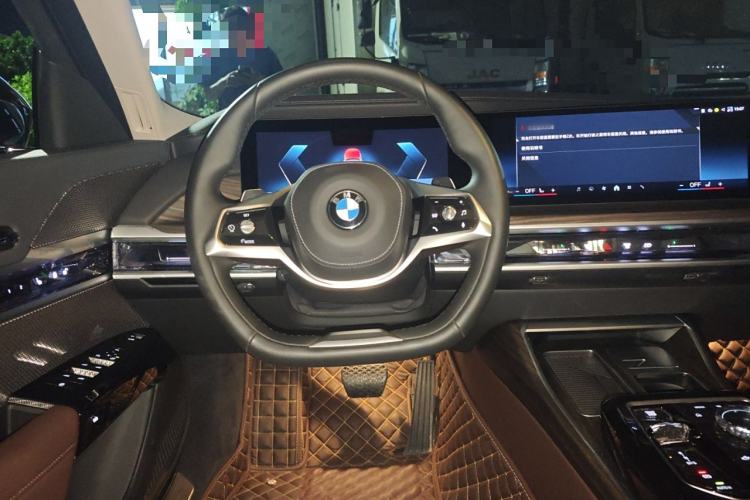 Used BMW 7 Series 2023 735Li Luxury Package Steering Wheel
