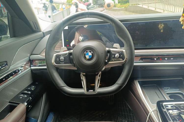 Used BMW 7 Series 2023 735Li M Sport Package Steering Wheel