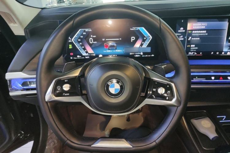 Used BMW 7 Series 2023 735Li Luxury Package Steering Wheel