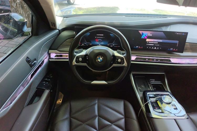 Used BMW 7 Series 2023 735Li Luxury Package Steering Wheel