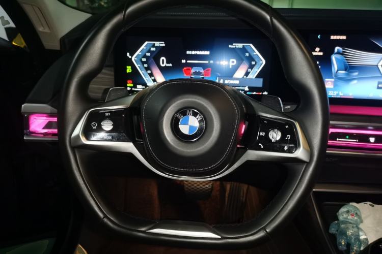 Used BMW 7 Series 2023 735Li Luxury Package Steering Wheel