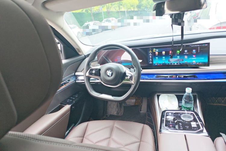 Used BMW 7 Series 2023 735Li Luxury Package Steering Wheel