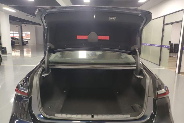 Used BMW 7 Series 2023 740Li Leading Model M Sport Package Trunk