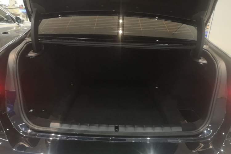 Used BMW 7 Series 2023 Restyled 740Li Luxury Edition M Sport Package Trunk