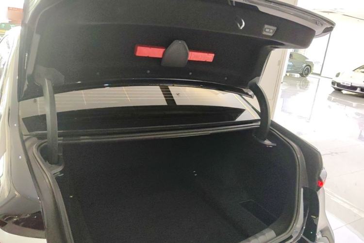 Used BMW 7 Series 2023 735Li M Sport Package Trunk