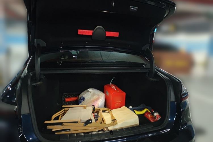 Used BMW 7 Series 2023 735Li M Sport Package Trunk