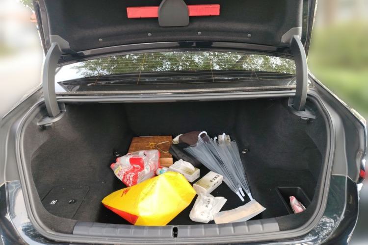 Used BMW 7 Series 2023 735Li M Sport Package Trunk