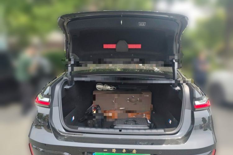 Used BMW 7 Series 2023 735Li M Sport Package Trunk