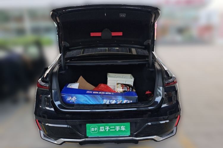 Used BMW 7 Series 2023 735Li M Sport Package Trunk