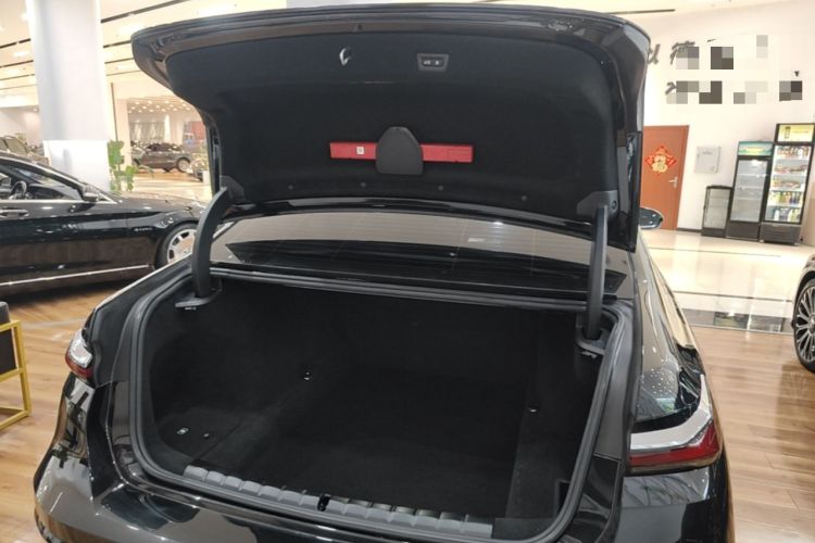 Used BMW 7 Series 2023 735Li M Sport Package Trunk