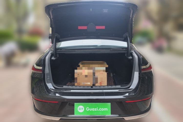 Used BMW 7 Series 2023 735Li Luxury Package Trunk