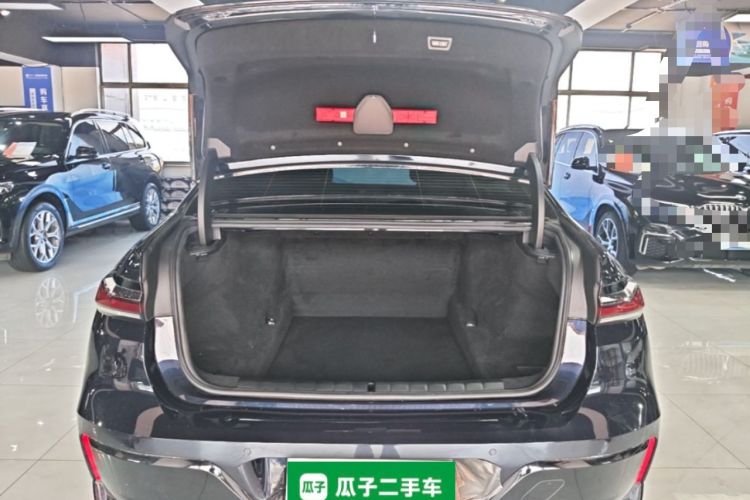 Used BMW 7 Series 2023 735Li M Sport Package Trunk