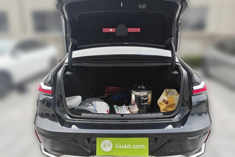 Used BMW 7 Series 2023 735Li M Sport Package Trunk