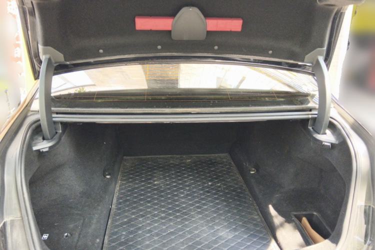 Used BMW 7 Series 2023 735Li Luxury Package Trunk