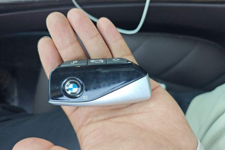 Used BMW 7 Series 2023 740Li Leading Edition Luxury Package Vehicle Key