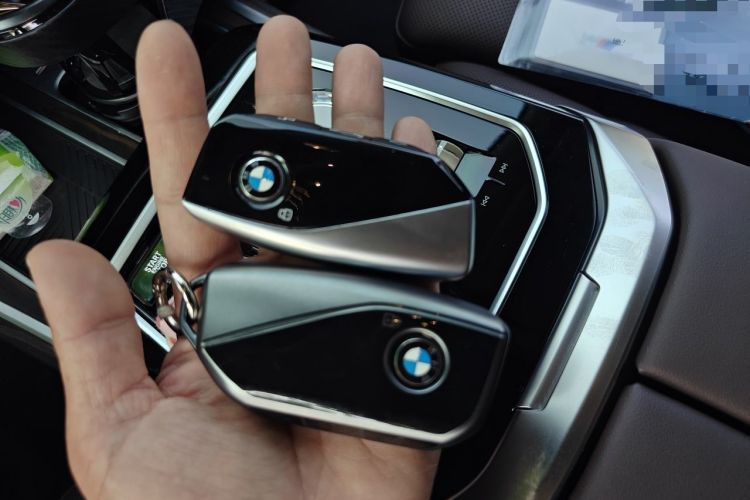 Used BMW 7 Series 2023 740Li Leading Model M Sport Package Vehicle Key