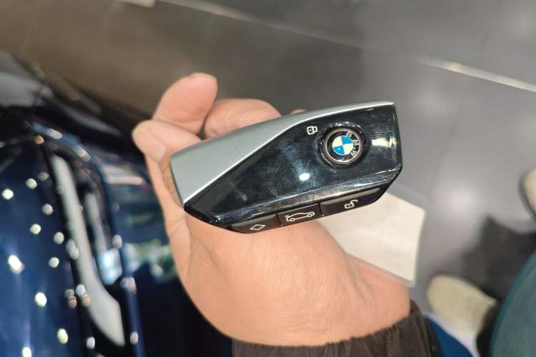 Used BMW 7 Series 2023 735Li M Sport Package Vehicle Key