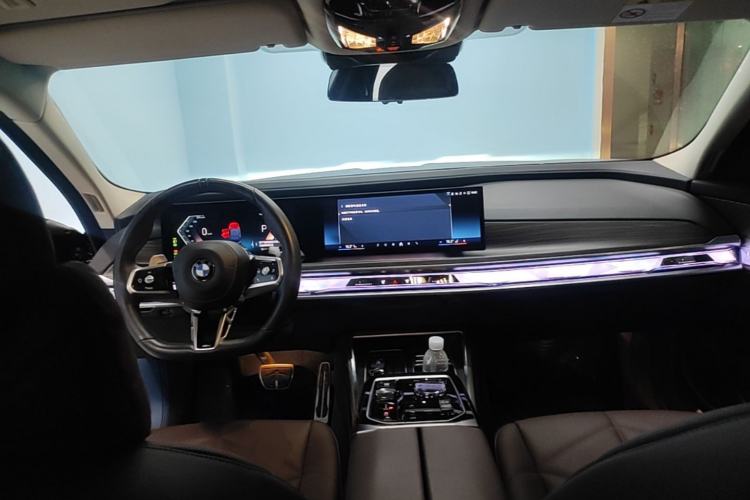 Used BMW 7 Series 2023 735Li M Sport Package Center Console