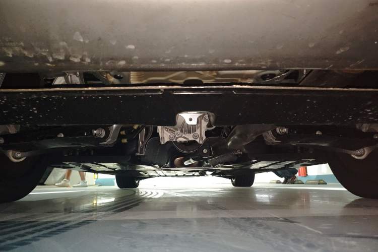 Used BMW 7 Series 2023 735Li M Sport Package Chassis Rear