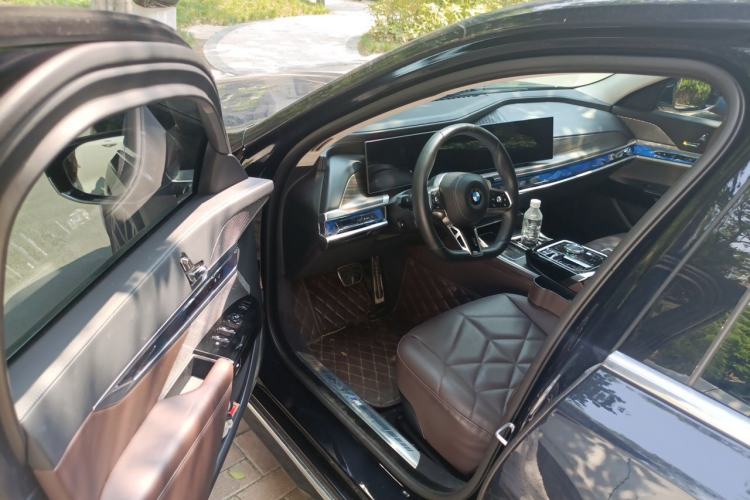 Used BMW 7 Series 2023 735Li M Sport Package Driver Seat