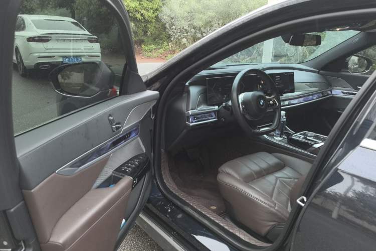Used BMW 7 Series 2023 740Li Luxury Edition with Premium Package Driver Seat