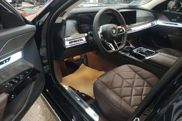 Used BMW 7 Series 2023 735Li M Sport Package Driver Seat