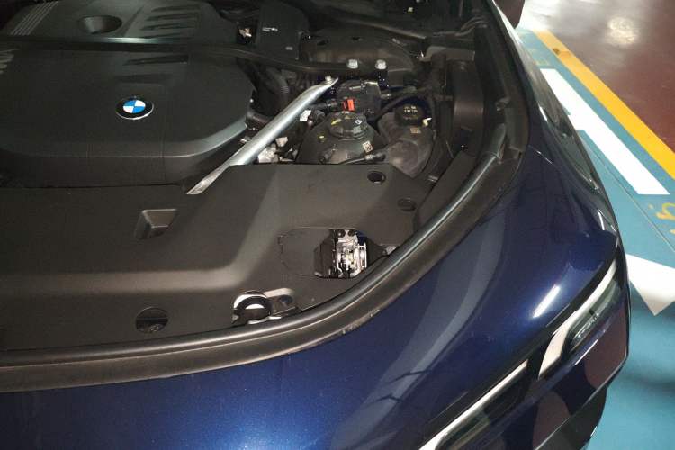 Used BMW 7 Series 2023 735Li M Sport Package Engine Bay Left