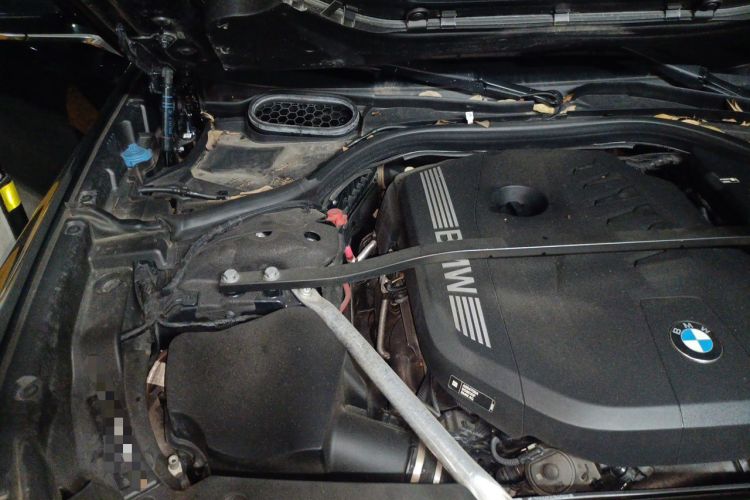 Used BMW 7 Series 2023 735Li M Sport Package Engine Bay Right