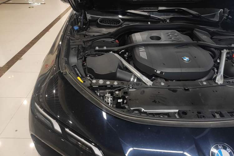 Used BMW 7 Series 2023 735Li M Sport Package Engine Bay Right