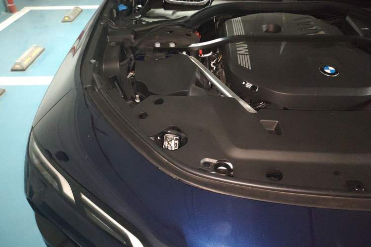 Used BMW 7 Series 2023 735Li M Sport Package Engine Bay Right