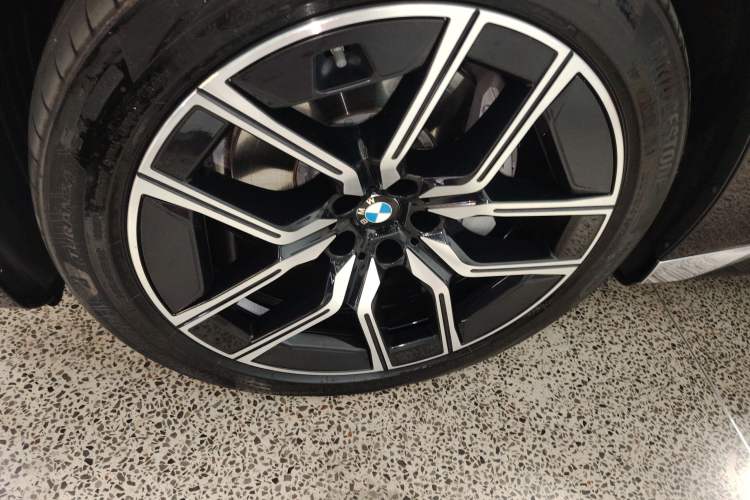 Used BMW 7 Series 2023 735Li M Sport Package Exterior 4