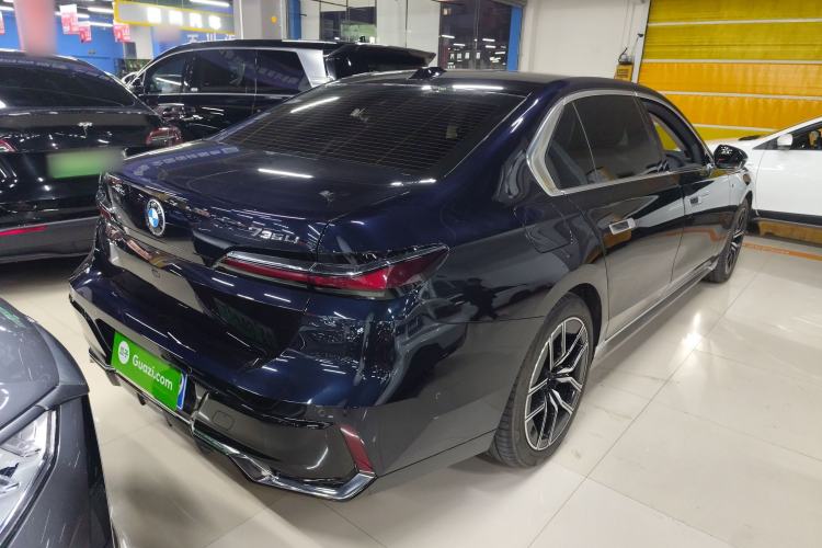 Used BMW 7 Series 2023 735Li M Sport Package Exterior 5