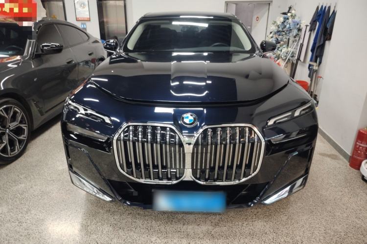 Used BMW 7 Series 2023 735Li M Sport Package Front