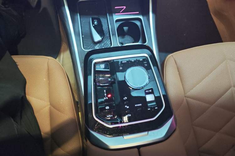 Used BMW 7 Series 2023 735Li M Sport Package Gear Lever