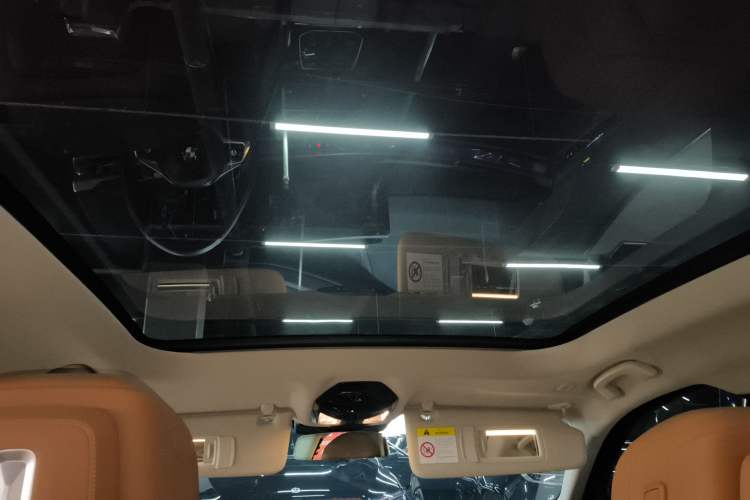 Used BMW 7 Series 2023 735Li Luxury Package Headliner