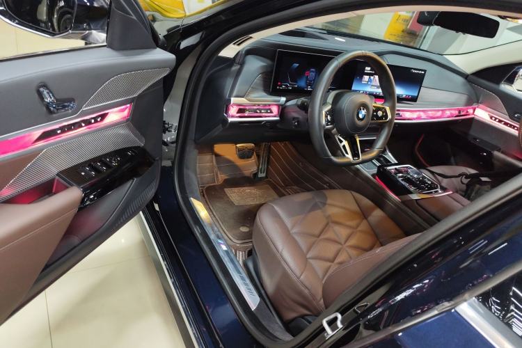 Used BMW 7 Series 2023 735Li M Sport Package Interior 3