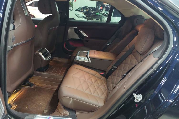Used BMW 7 Series 2023 735Li M Sport Package Interior 4