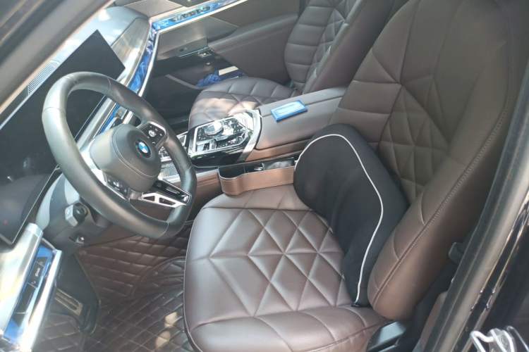Used BMW 7 Series 2023 735Li M Sport Package Left Front Seat