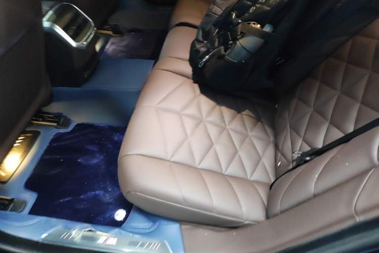 Used BMW 7 Series 2023 735Li M Sport Package Left Rear Seat