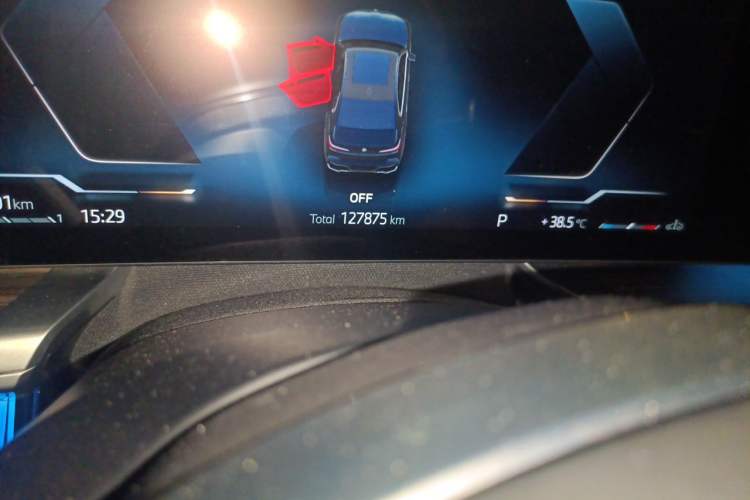 Used BMW 7 Series 2023 735Li M Sport Package Odometer Close Up