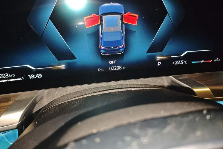 Used BMW 7 Series 2023 735Li M Sport Package Odometer Close Up