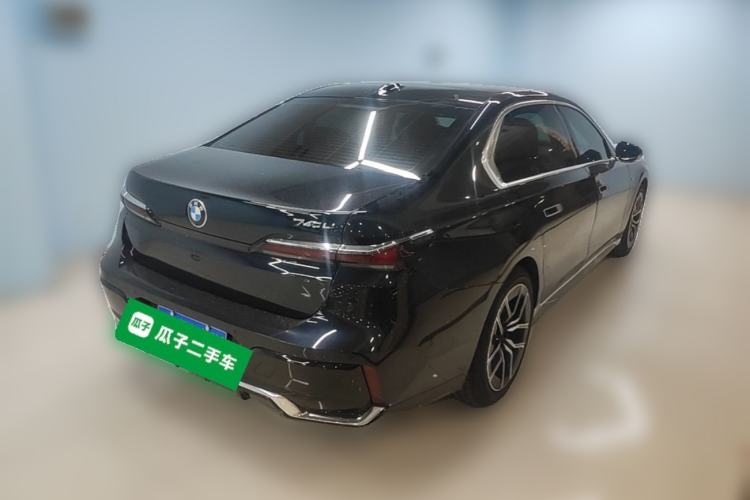 Used BMW 7 Series 2023 735Li M Sport Package Rear Right 45 Deg