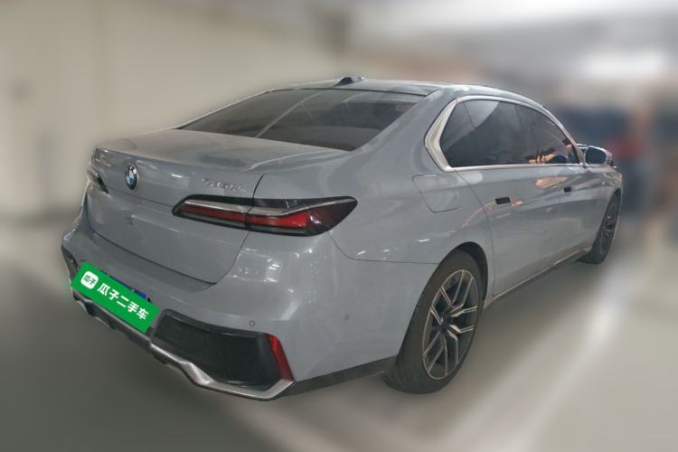 Used BMW 7 Series 2023 735Li M Sport Package Rear Right 45 Deg