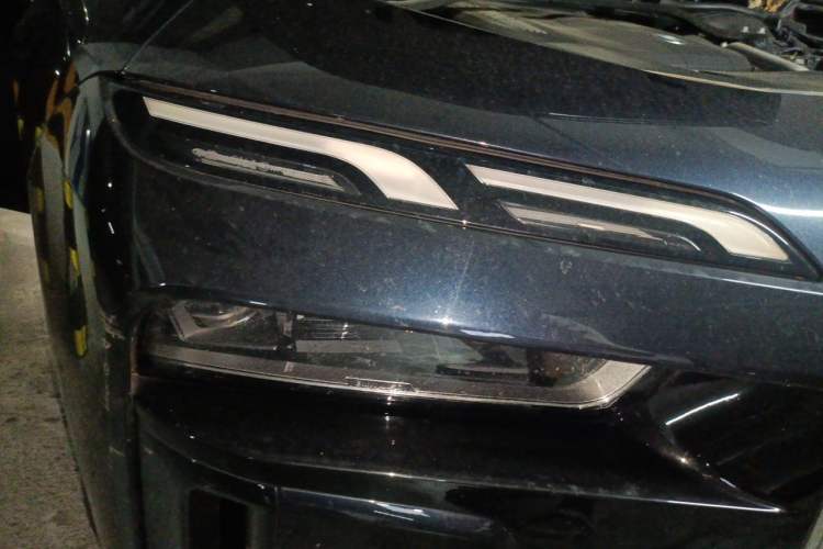 Used BMW 7 Series 2023 735Li M Sport Package Right Front Headlight