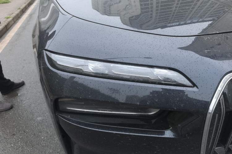 Used BMW 7 Series 2023 740Li Luxury Edition with Premium Package Right Front Headlight